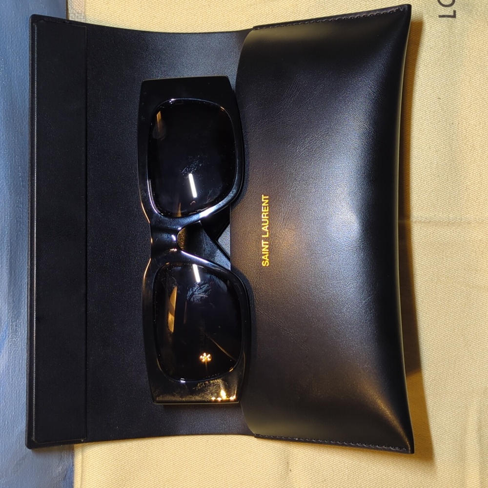 Saint Laurent (YSL) Black Rectangular Sunglasses … - image 4